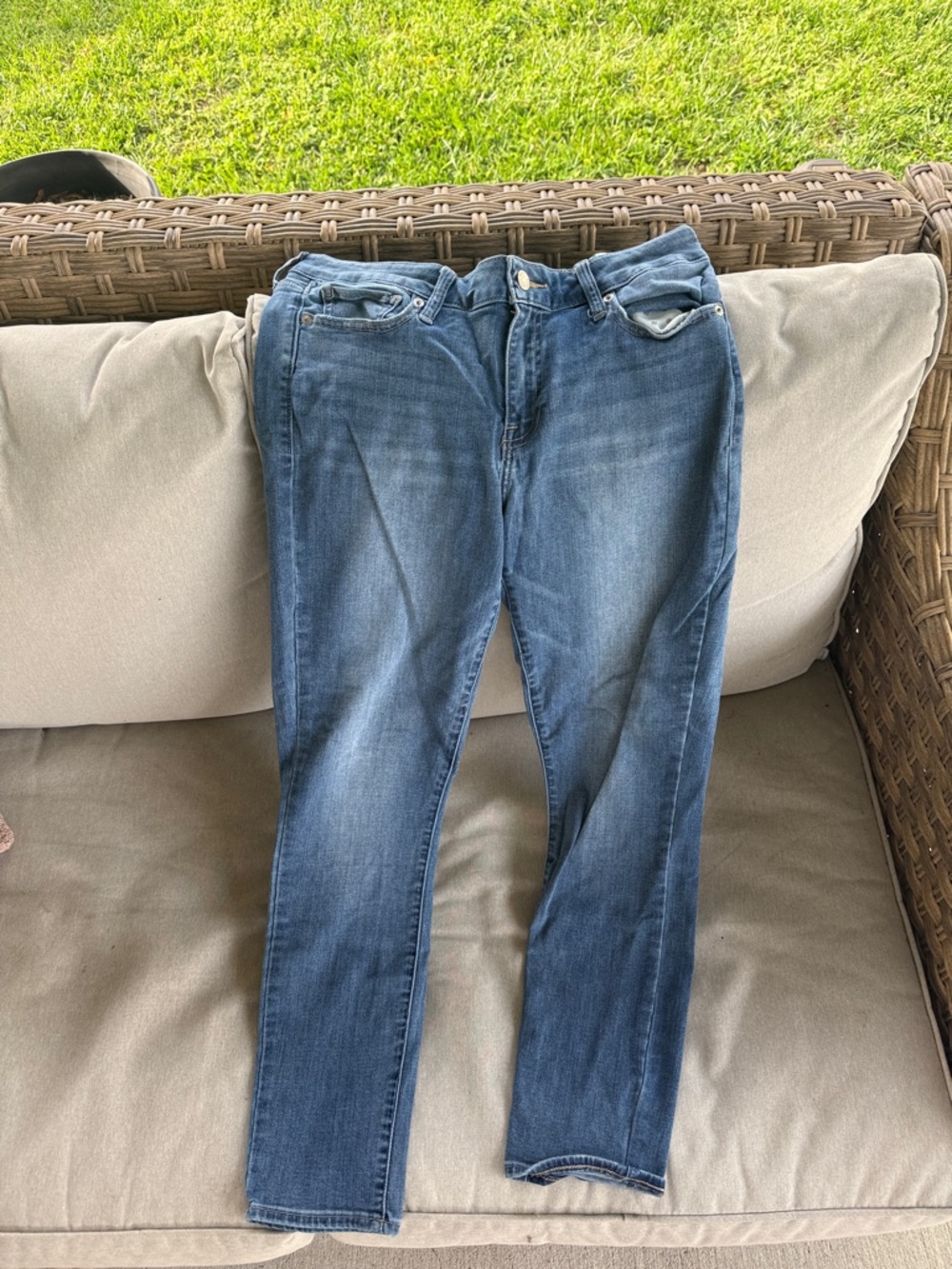 Lucky Brand Slim Skinny Jeans in Medium Blue Wash